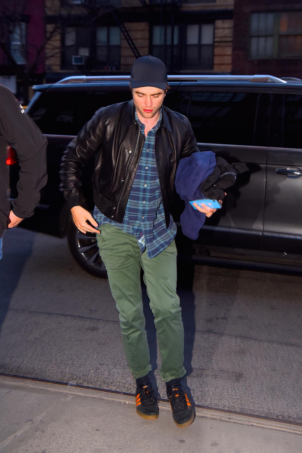 NEW YORK, NY - APRIL 04:  Robert Pattinson seen out and about in Manhattan on April 4, 2019 in New York City.  (Photo by Robert Kamau/GC Images)