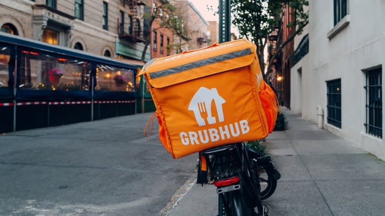 grubhub bag on delivery bike