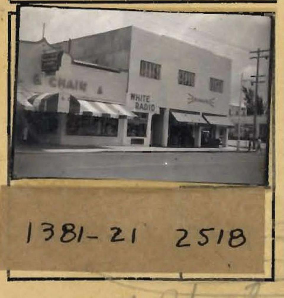Tarjeta de Impuestos de 1939 del restaurante Ball and Chain en Miami