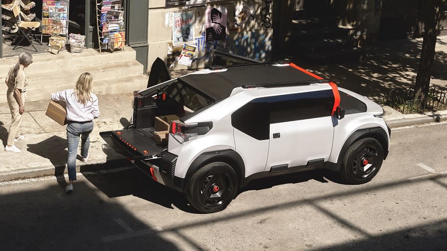 Citroën oli se caracteriza por el frente plano, que sirve como soporte de cosas.