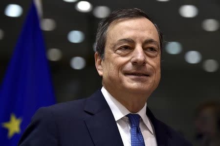 European Central Bank (ECB) President Mario Draghi exchanges views during a Monetary Dialogue with the European Parliament's Economic and Monetary Affairs Committee in Brussels, Belgium, November 12, 2015. REUTERS/Eric Vidal