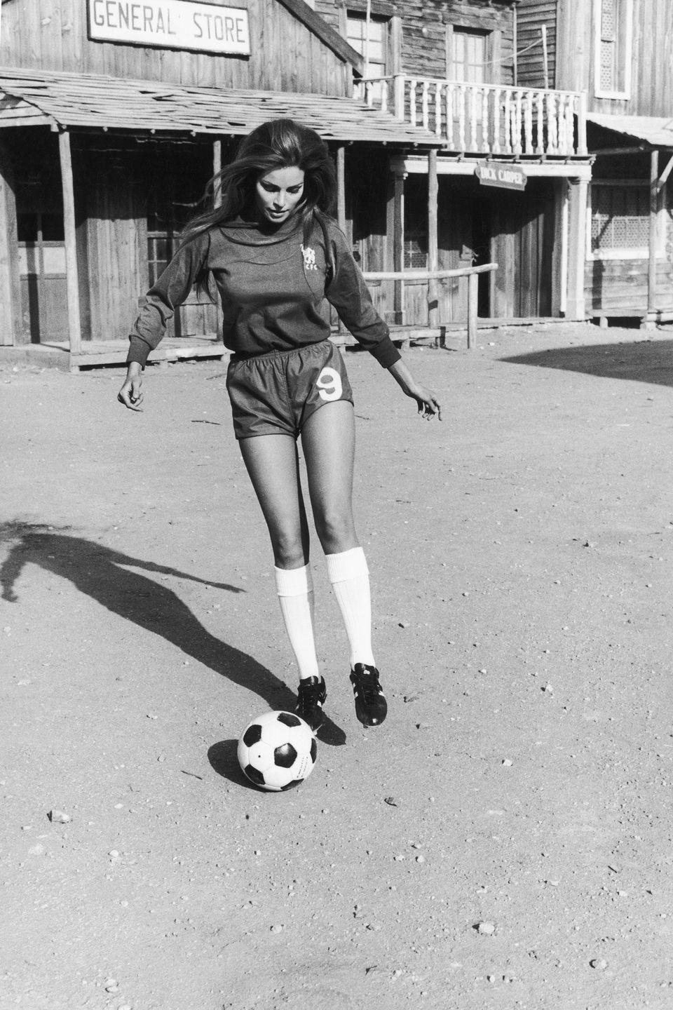 1971: Raquel Welch