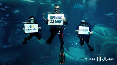 Divers at SeaWorld Abu Dhabi's Endless Ocean Kingdom announce opening date for marine life theme park (PRNewsfoto/Miral)