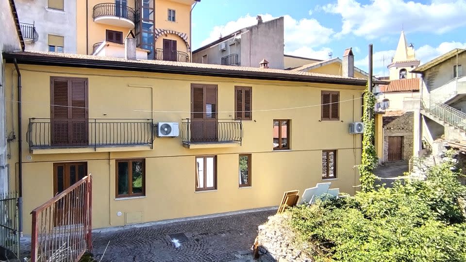 Chris and Jennifer Tidroski purchased a €26,000 home in a building in the village of Latronico, Italy after becoming frustrated with life in the US. - Chris Tidroski