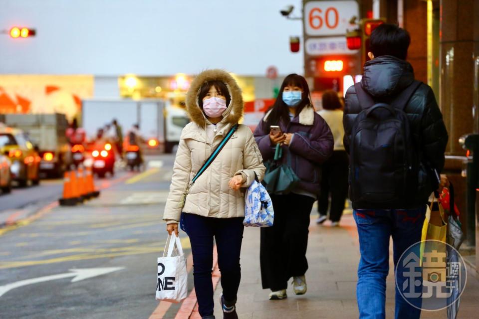 中央氣象署16:24針對16縣市發布低溫特報，提醒民眾做好保暖措施。（本刊資料照）