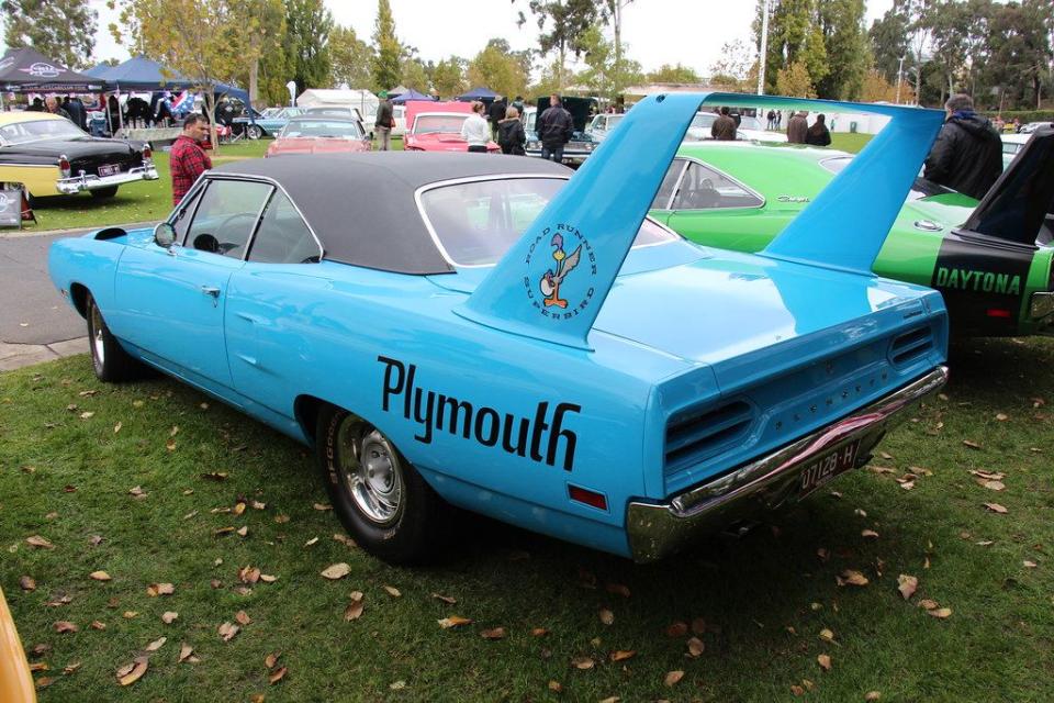 <img src="bird.jpg" alt="A 1970 Plymouth Road Runner Superbird">