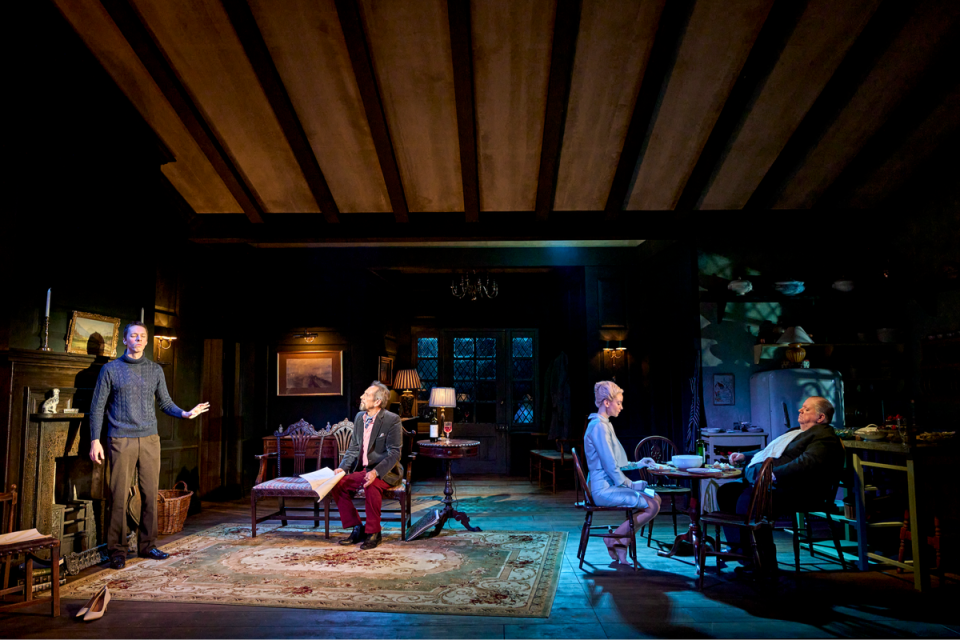 Double Feature at Hampstead Theatre (Manuel Harlan)