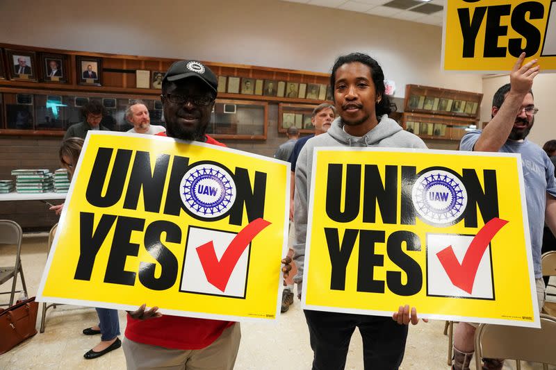 Volkswagen factory workers' unionization vote results watch party in Chattanooga