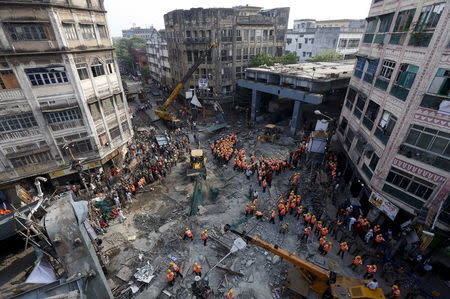 A general view of the under-construction flyover that collapsed in Kolkata, India, April 1, 2016. REUTERS/Rupak De Chowdhuri