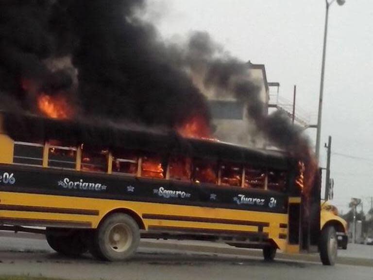 A cartel attacked Mexican security forces and set fire to vehicles in reaction to a drug lord's arrest in the city of Reynosa, near the US border, unleashing gunfights that killed at least three gunmen and wounded two officers, on April 17, 2015