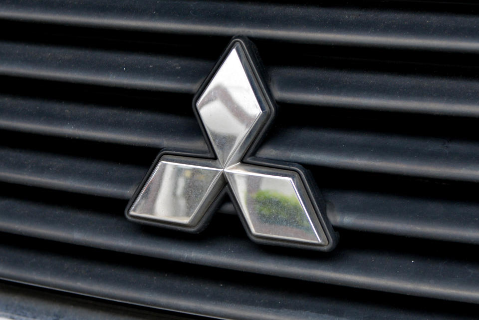 <p>Die Bronzemedaille geht mit großem Abstand an Mitsubishi. Defekte Teile im Motor sorgten 2017 regelmäßig für überhitzte Fahrzeuge. Viermal mehr Fahrzeuge mussten zurückgerufen werden, als verkauft wurden… </p>