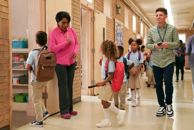 Barbara (Sheryl Lee Ralph, second from left), in a <em>Zara shirt,</em><em> cardigan from Macy's Charter Club and</em><em> Sanita clogs,</em> welcomes the new kindergarteners. <p>Photo: Gilles Mingasson/Courtesy of ABC</p>