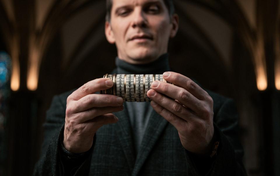 Nigel Harman as Robert Langdon in the stage version of The Da Vinci Code - Feast Creative