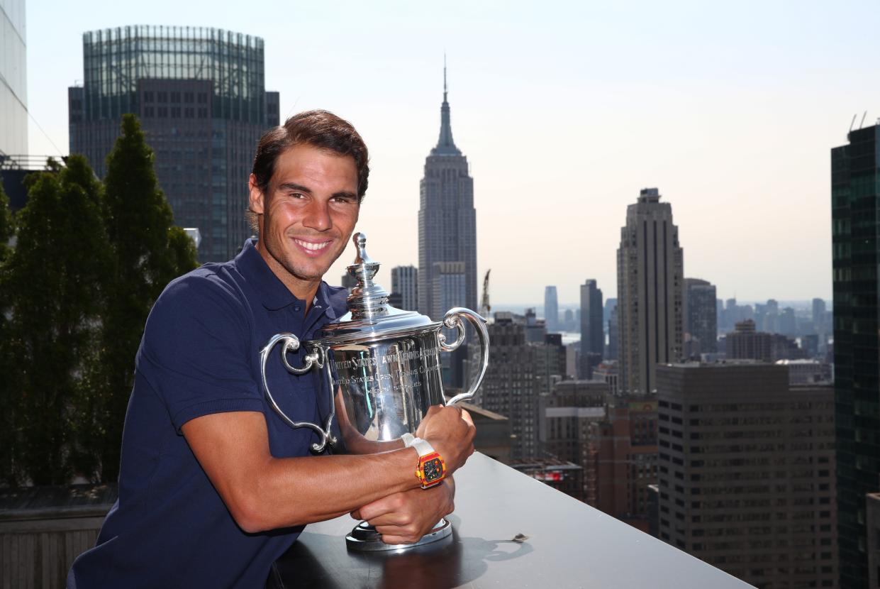 Rafa Nadal posa en Nueva York con su trofeo de ganador del US Open de 2017. Foto: Clive Brunskill/Getty Images