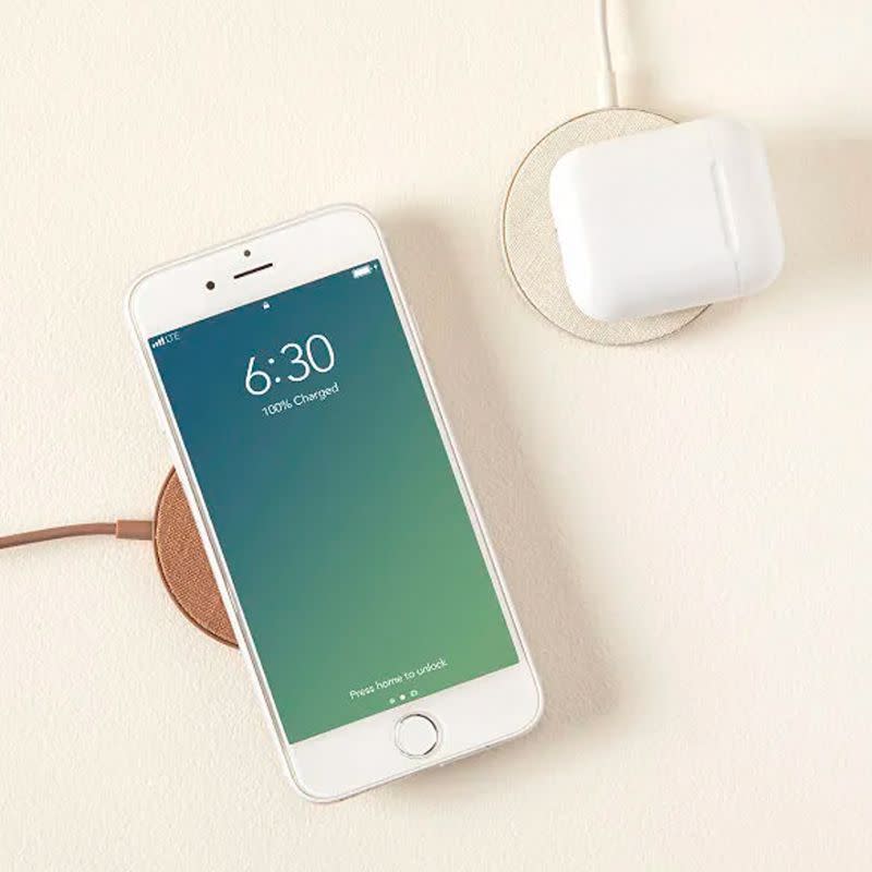 7) Linen Wireless Magnetic Phone Charger