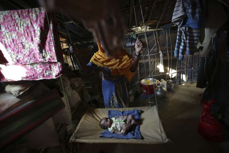 K被強暴時懷胎9月，她抵達孟加拉後誕下一名男嬰。K現在非常恐懼直升機的螺旋槳聲，她認為那上面載的都是緬甸軍人。（美聯社）