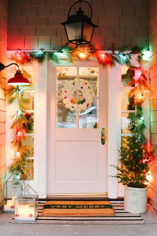 <p><a href="https://www.modern-glam.com/colorful-farmhouse-christmas-porch/" data-component="link" data-source="inlineLink" data-type="externalLink" data-ordinal="1">Modern Glam</a></p>