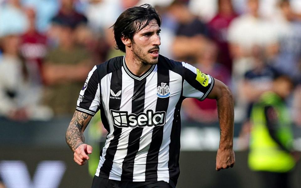 Sandro Tonali playing for Newcastle - Sandro Tonali is 'clean' with principles despite betting scandal, says former club owner