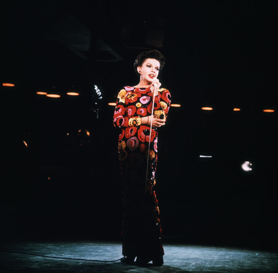 inger and actress Judy Garland appears in concert. | Hulton Deutsch—Corbis/Getty Images S