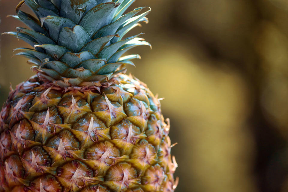 Un yogur, una piña y un apio