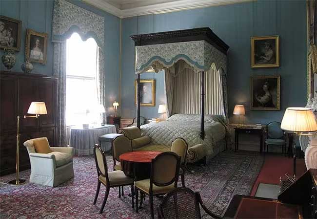 6-Charles-Spencer-Althorp-bedroom