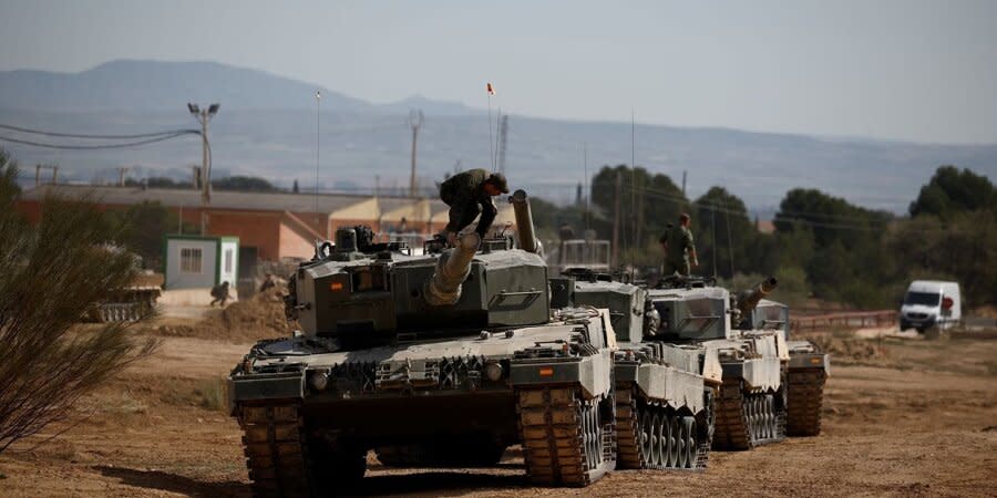 Ukrainian soldiers in Spain