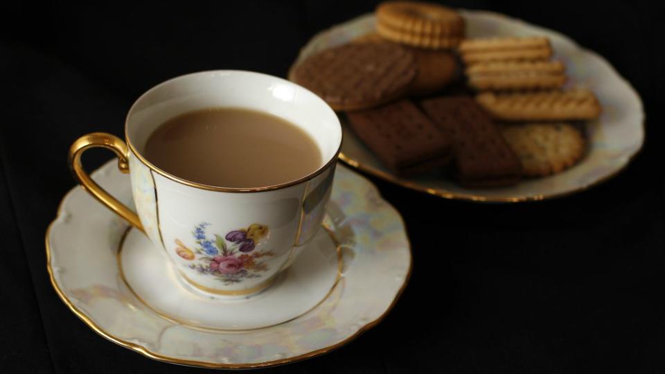 tea,biscuits