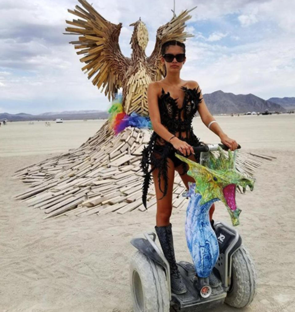 Sara Sampaio at Burning Man in 2017. Source: @sarasampaio/ Instagram