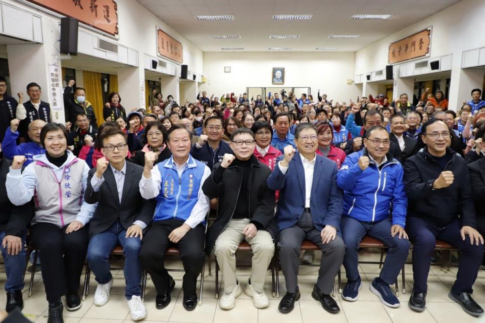 朱立倫侯友宜大新竹謝票，未來將全力爭取年輕選票。（圖：張鎮榮臉書）