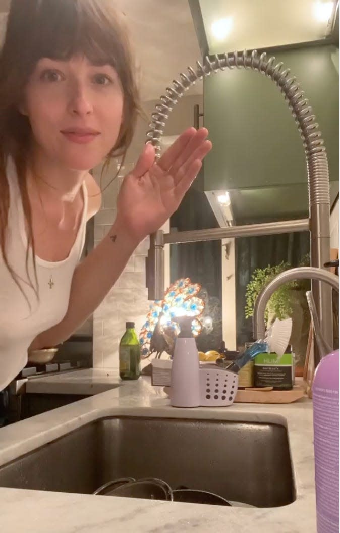 dakota johnson handwashing tutorial