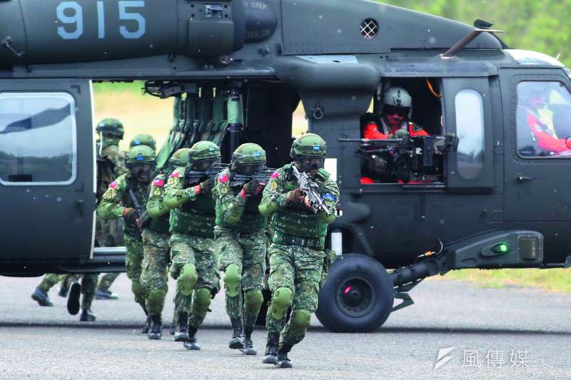 目前國軍部隊可說是充斥著雜牌軍，只有志願役及義務役士兵擁有戰力。（郭晉瑋攝）