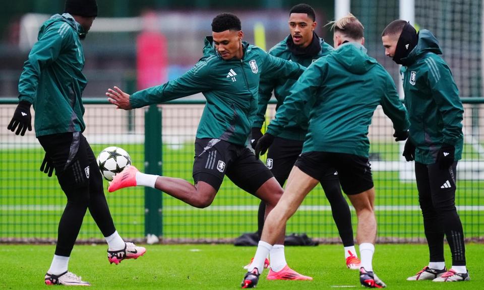 <span>Ollie Watkins (centre) shows off his skills before Aston Villa’s Champions League match against Bayern Munich on Wednesday.</span><span>Photograph: Mike Egerton/PA</span>