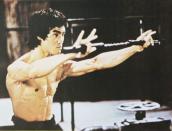 Zur Erinnerung: So sah der 1973 im Alter von nur 32 Jahren verstorbene Schauspieler und Kampfkünstler tatsächlich aus ... (Bild: Universum)