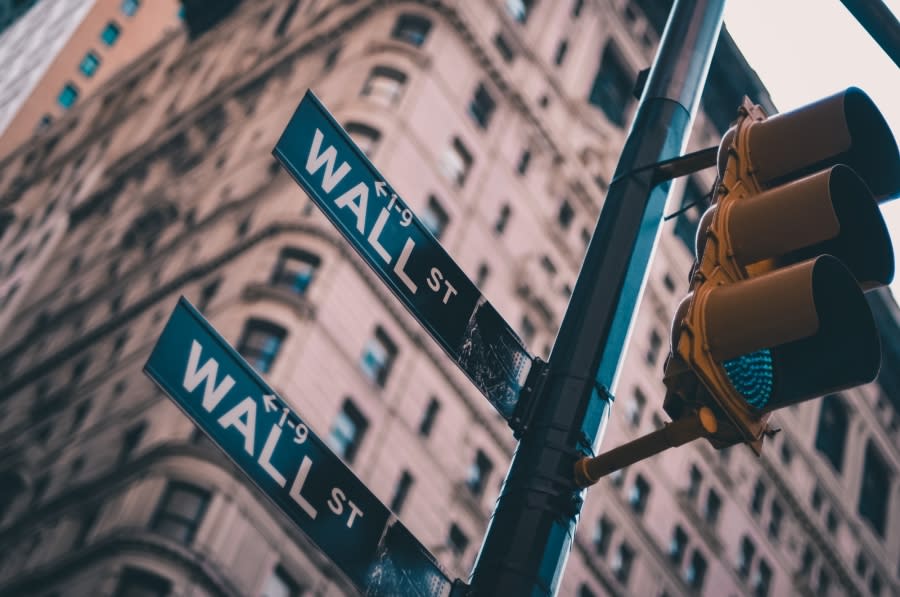 華爾街 Wall Street 圖/Photo by lo lo on Unsplash