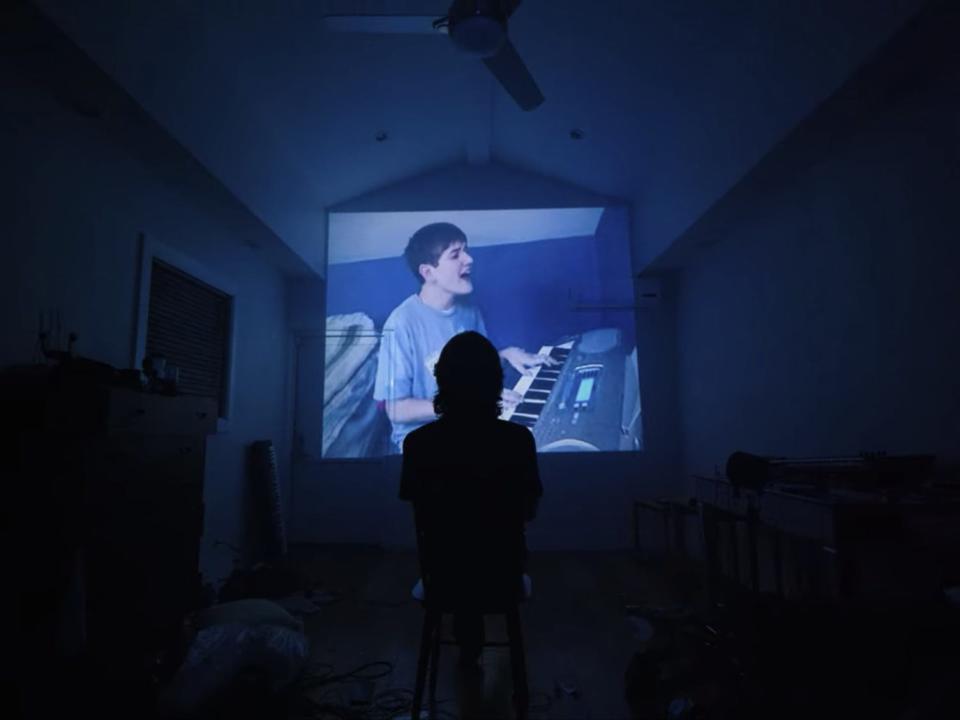 Bo Burnham watching his own YouTube video Inside Netflix