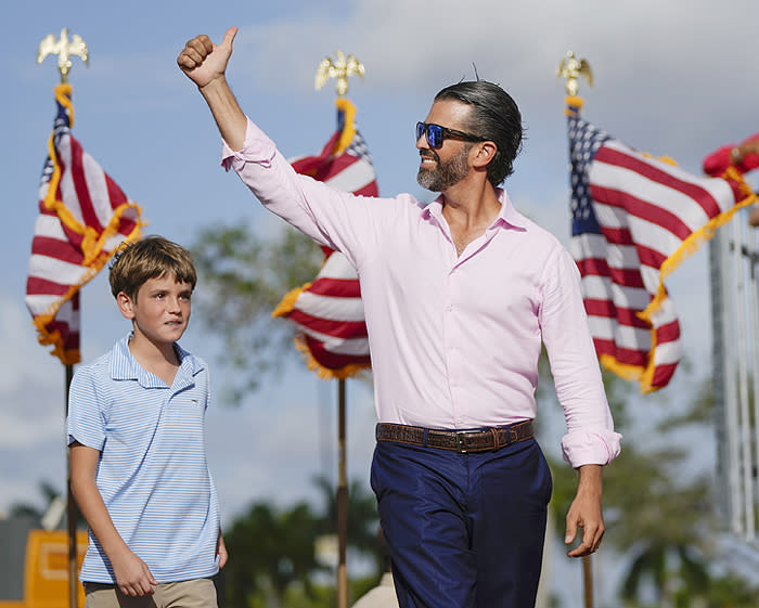 Donald Trump Jr y su hijo Spencer