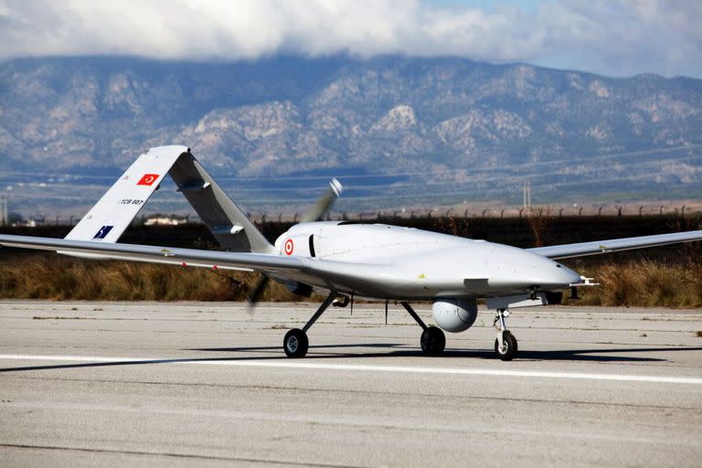 El dron Bayraktar TB2 de fabricación turca (BIROL BEBEK/AFP/)