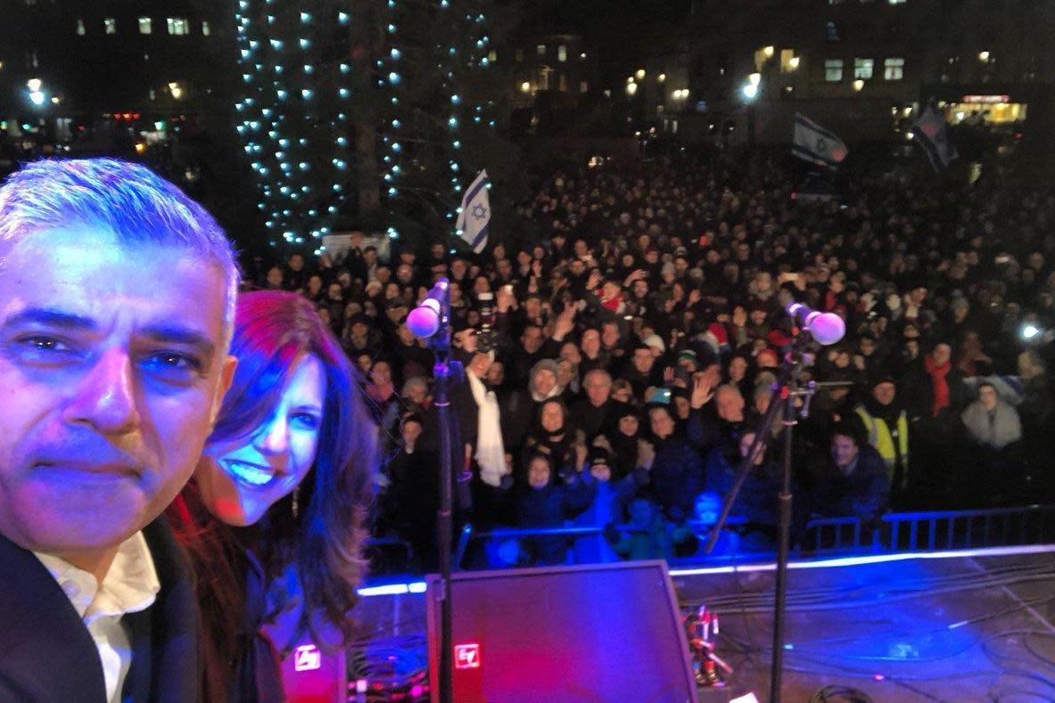 Selfie: the mayor poses with the crowd in Trafalgar Square