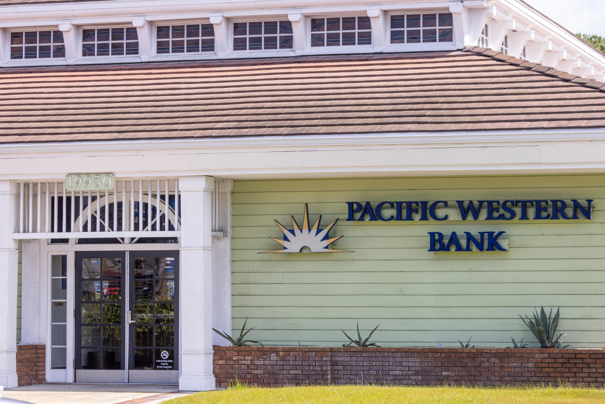 A general view of Pacific Western Bank in Huntington Beach, California, U.S., March 22, 2023. Pacwest has been one of several regional banks under stress since the collapse of Silicon Valley Bank.       REUTERS/Mike Blake