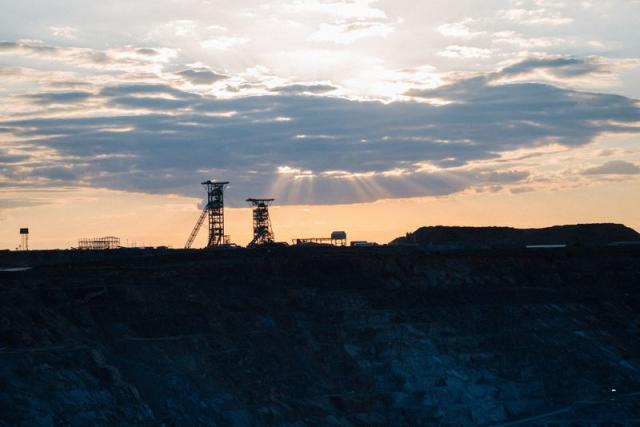De Beers 'confident' talks will avert strike at S.Africa's Venetia mine