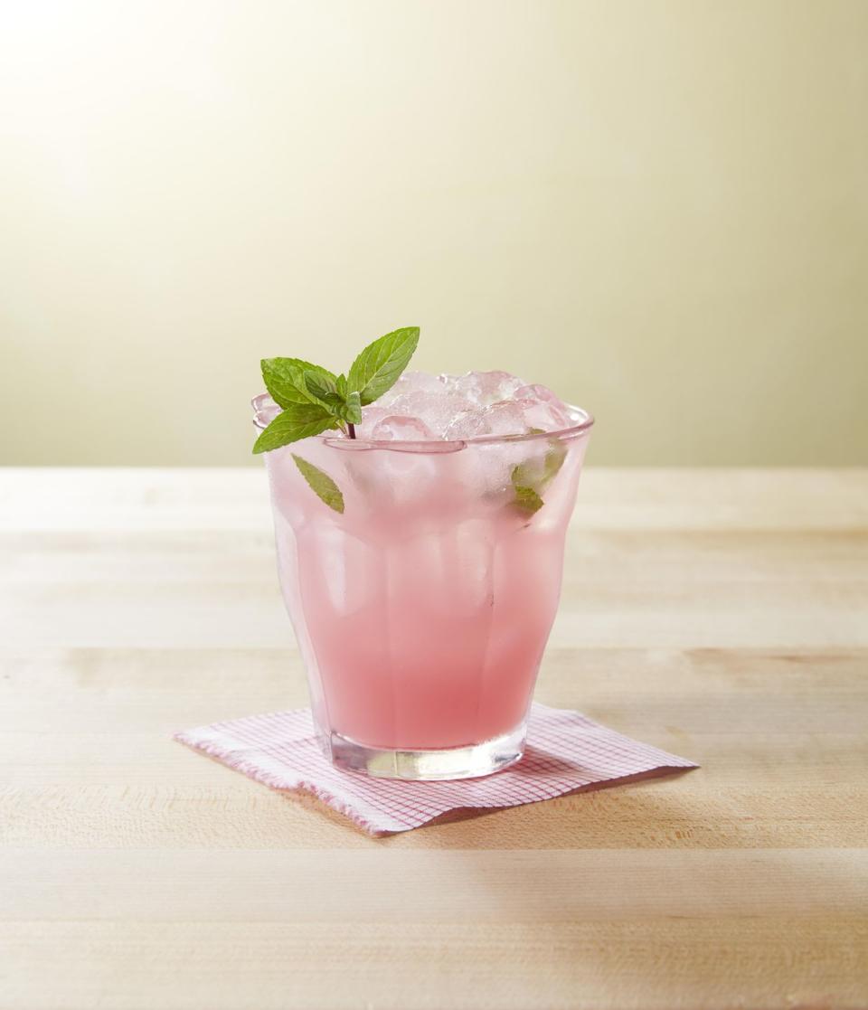 3) Hibiscus-Mint Lemonade