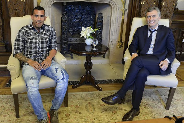 Macri y Tevez, en una reunión de hace tres años; el expresidente de la Nación y el Apache mantienen una buena amistad