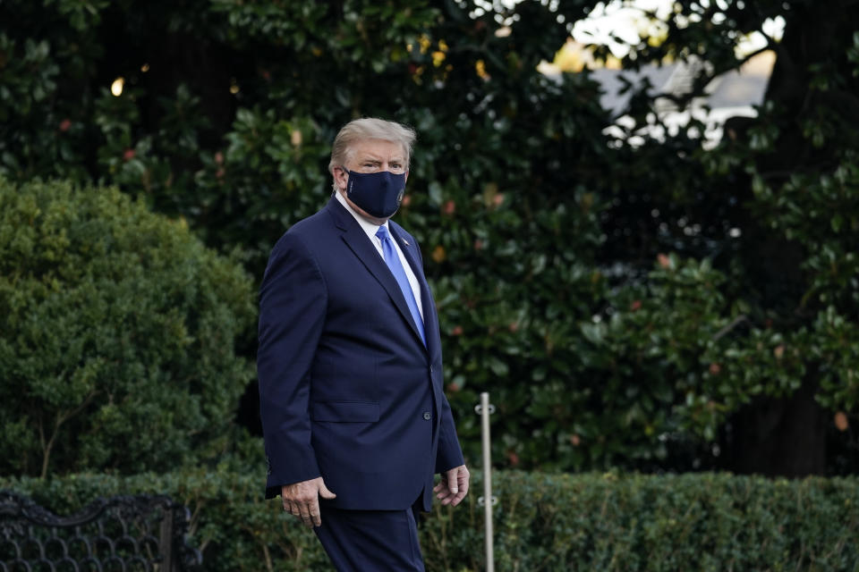 WASHINGTON, DC - OCTOBER 02: U.S. President Donald Trump leaves the White House for Walter Reed National Military Medical Center on the South Lawn of the White House on October 2, 2020 in Washington, DC. President Donald Trump and First Lady Melania Trump have both tested positive for coronavirus. (Photo by Drew Angerer/Getty Images)