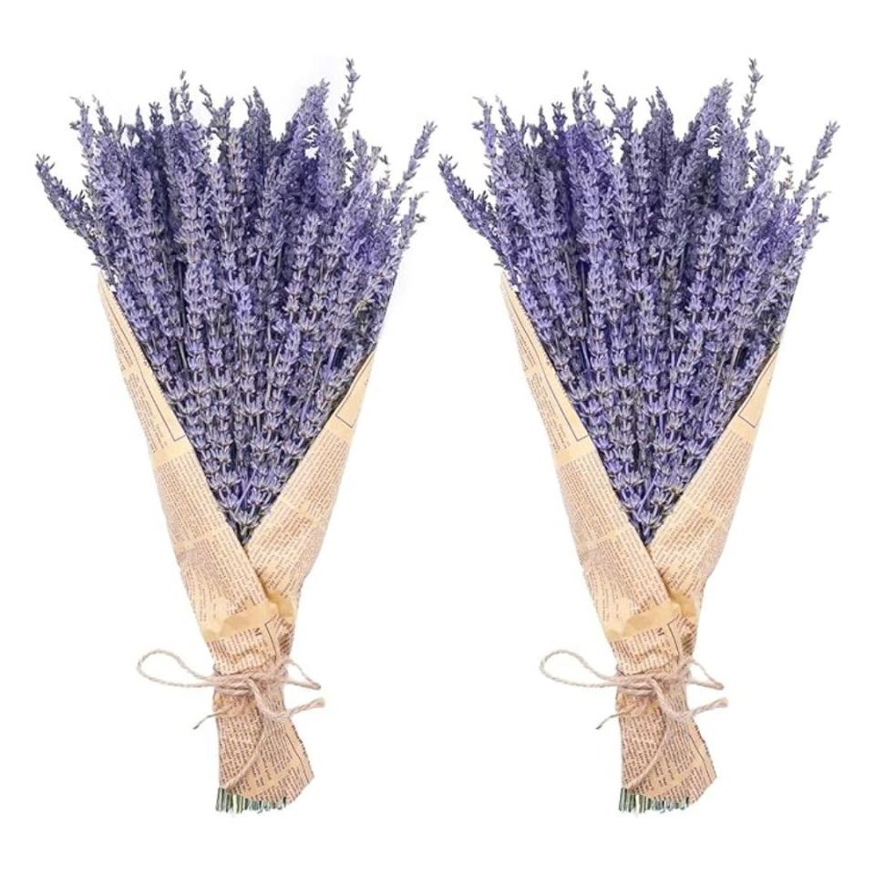 Jennifer Lopez’s dried lavender baskets are the perfect rustic contrast ...