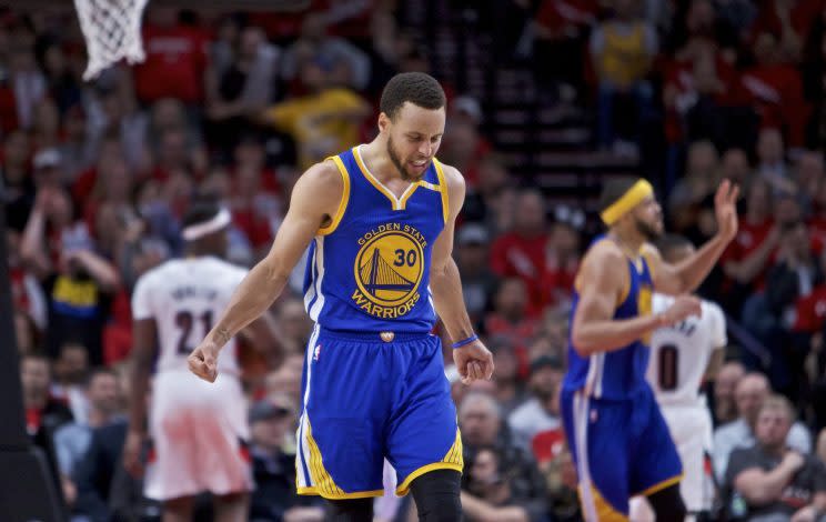 Stephen Curry scored 14 of his game-high 34 points in the fourth quarter. (AP)