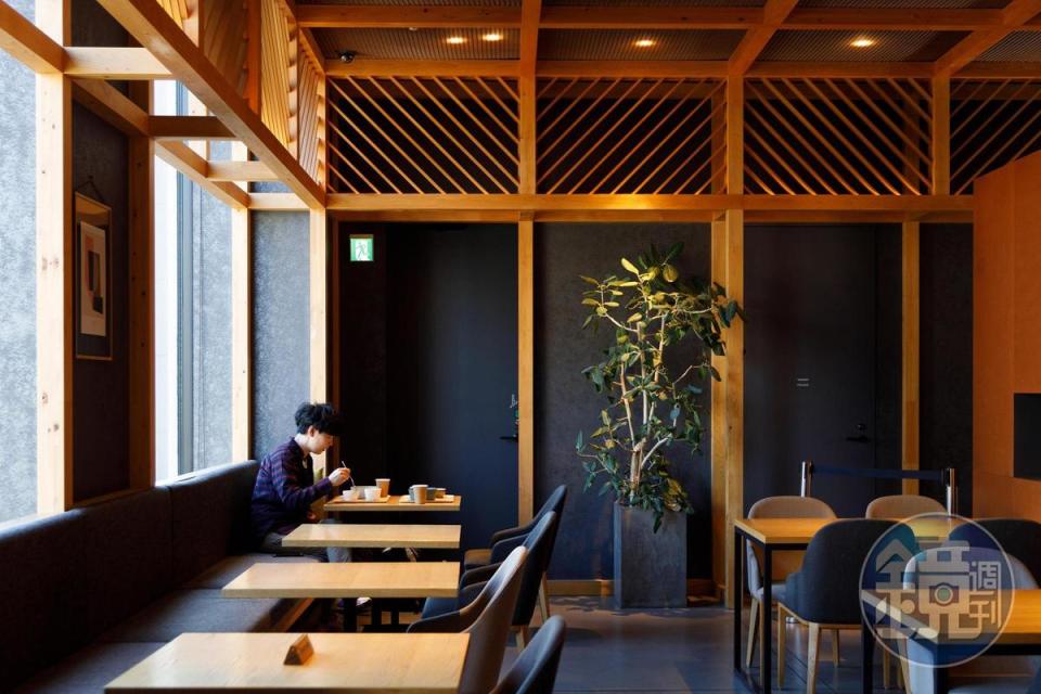 飯店提供六款義式燉飯與一款西式早餐，都可在OMO Café享用