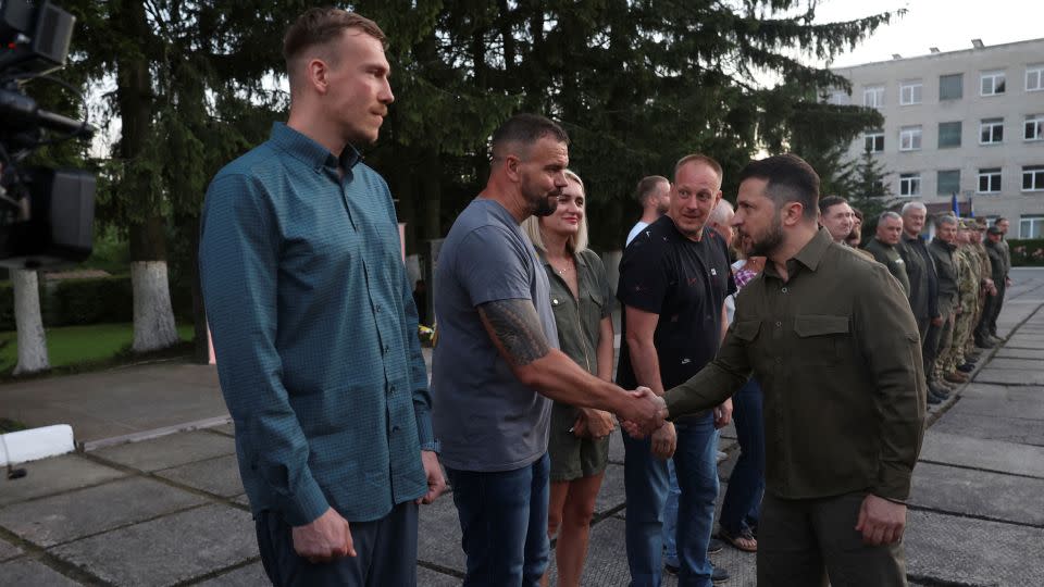 Zelensky welcomes the commanders in Lviv. - Roman Baluk/Reuters