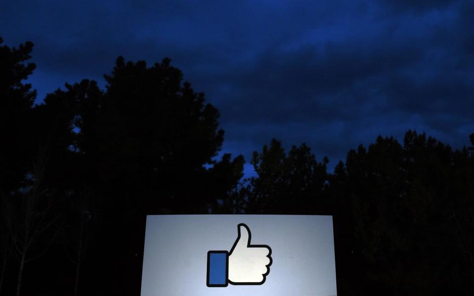 Facebook - JOSH EDELSON/AFP