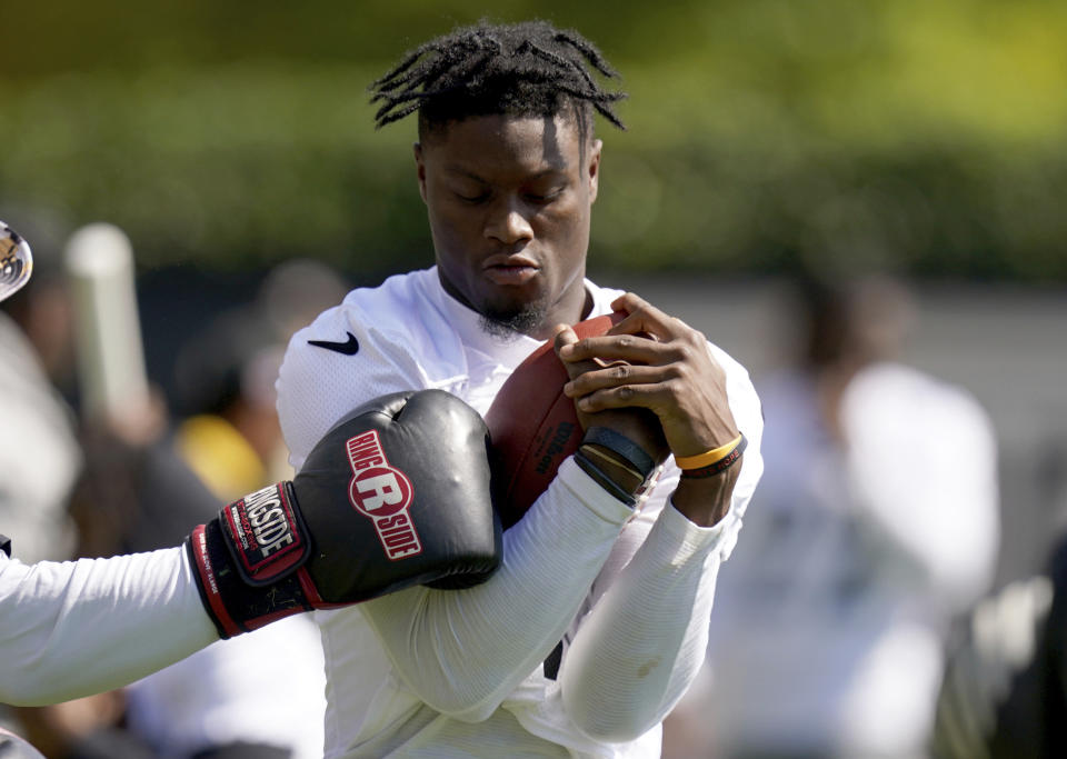 Pittsburgh Steelers wide receiver George Pickens works through drills during NFL football practice, Tuesday, Sept. 20, 2022, at UPMC Rooney Sports Complex in Pittsburgh. (Matt Freed/Pittsburgh Post-Gazette via AP)