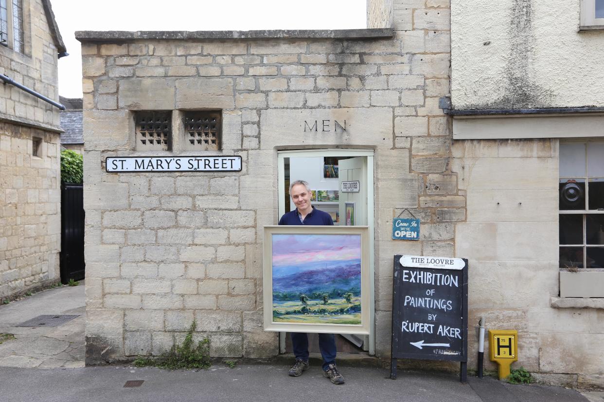 Rupert Aker outside The Loovre